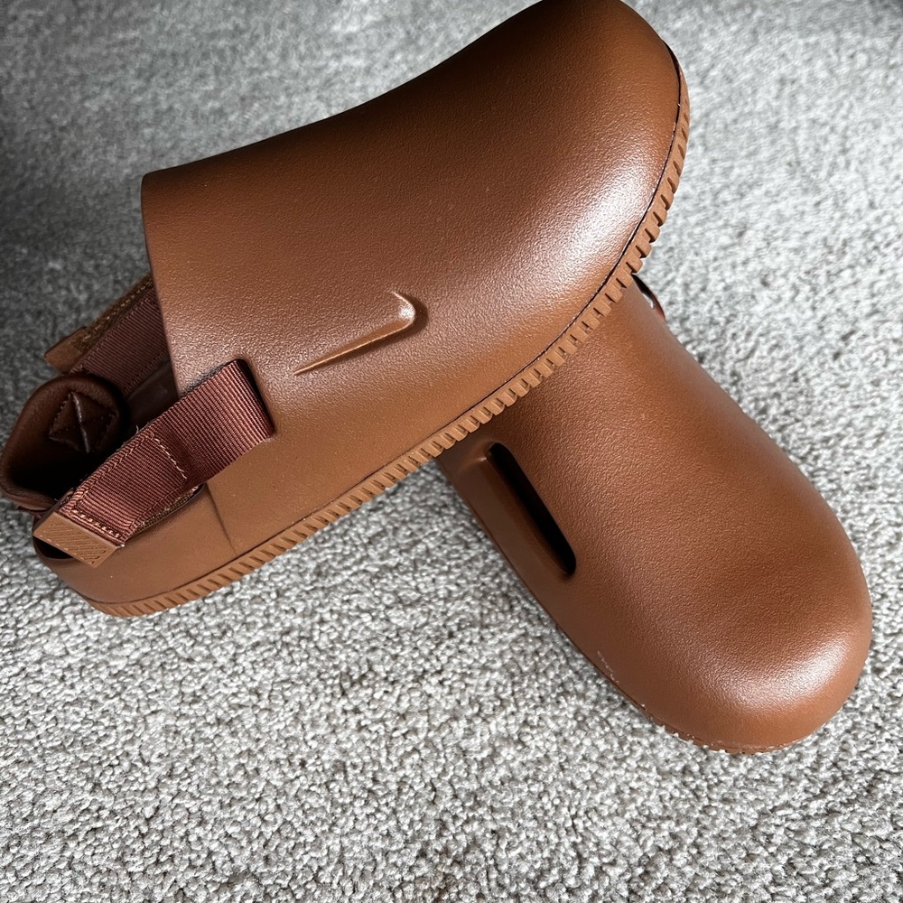 Nike Calms Slides